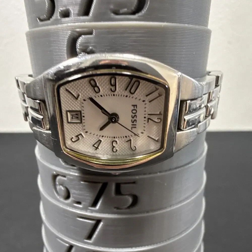 Fossil ES-2072 Women’s Wristwatch New Battery! Runs excellent!